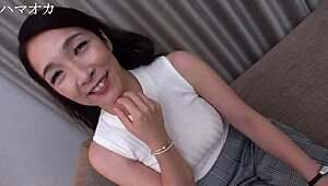 想知道日本女孩如何过着狂野性生活吗？