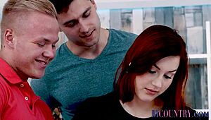 哟双性恋男吸屌猛干大射精！