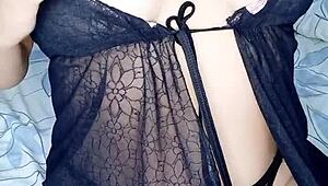 Lonely Curvy Girl Touches Herself!