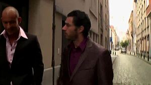 欧洲骚货双插狂野颜射！