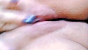 Teen rubs pussy on webcam until dripping