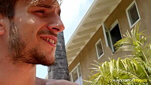 Donte猛干火辣红发妹屋顶无套内射