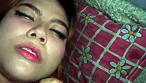 La novia de mi hermano entró a mi cuarto para que me corriera en su culo!