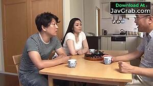 日本JAV色情场景中最好熟女大奶