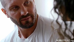 Yo, Liz Jordan's roommate is totally into her!