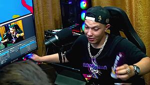 she pulled out the cock during podcast and sucked it deep!