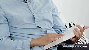 多汁日本黑妞蕾·莉尔黑紧穴被钻