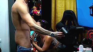 she pulled out the cock during podcast and sucked it deep!