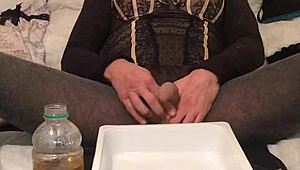 脏老头醉鬼淋金色尿浴黄金圣水