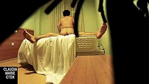 偷拍镜头抓到胖妹猛烈口交高潮