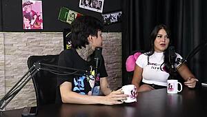 狂摸屄撸管：性瘾DJ拉法金发和马特乌斯黄野肛交换群P