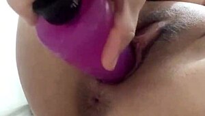 我用中國球和震動棒玩逼