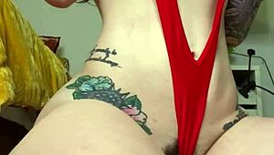 my fave twerk vid with huge ass spreading and buttplug play, damn!