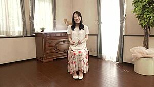 嘿，看美竹千里第一次人妻纪录片拍摄！😍