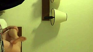 出轨老婆珍妮被抓包偷情