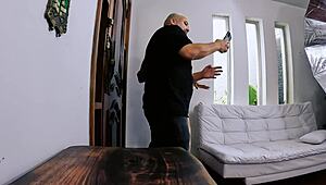 巴西金发尤克斯幕后无套猛干