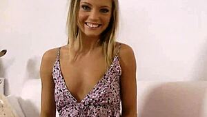 hot teen 18+ fingering and sucking with passion 😏💦