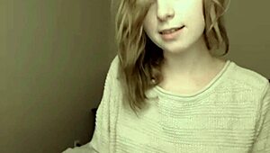 lillexie puts on a steamy webcam display