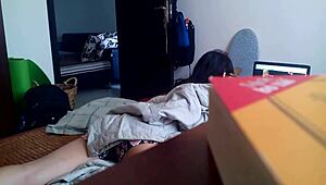 越南男友偷藏摄像头全捕捉