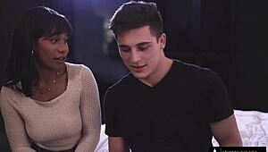 翘臀18+少女骑屌超专业