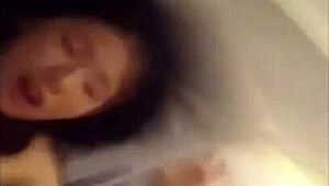 狂野脱衣中的拳交中国女孩