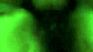 狂野脱衣中的拳交中国女孩