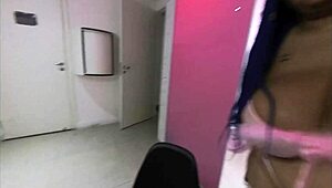 coelhinha com fogo no rabo ganhou cenoura no cuzinho