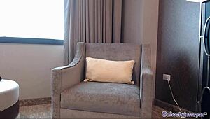 Milf Shakes and Twerks Her Mature Ass on Cam Outdoor