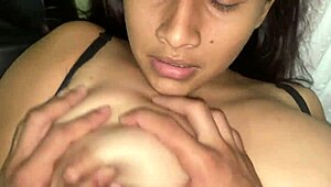 Me Padrastro Se Exita Cuando Hacemos Ejercicio Y Asi Que Termina Follandome Y Ordeñando Mis Dulces Tetas