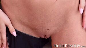 I love posing nude on the beach, showing off my shaved ass