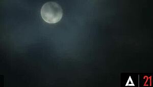 伙计，这个饥渴的老奶奶在狂野梦中猛骑猛男！