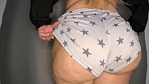 Stepmother Bounces Her Curvy Latina Ass in Sexy Display