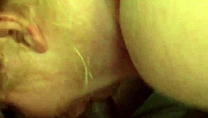 Hey, this white teen is sucking a big cock! 😍