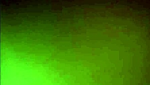 国际中国留学生在跨种族POV动作中硬骑