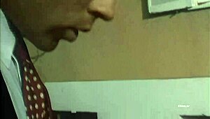 嘿，想看这个意大利复古明星怎么处理硬核肛交？