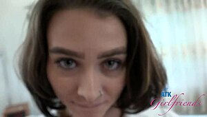 Girl next door Veronica Church has pussy licked until she cums at home