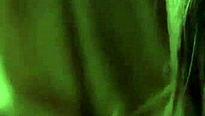 所以，我韩国朋友的女友叫我过来狂野POV一夜