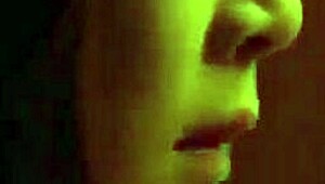 所以，我韩国朋友的女友叫我过来狂野POV一夜