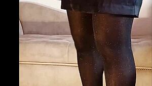 i’m peeing in shiny pantyhose for free viewing