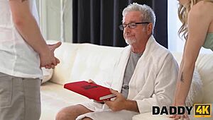 别吵醒夜行者，但我今晚偷偷来舔光毛逼！