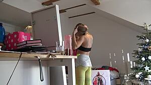 Non nude teen 18+s dancing at home like no tomorrow