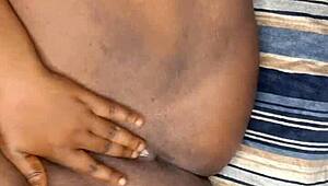 Amateur Mature Woman Fingers Her Wet Hairless Pussy In Quickie