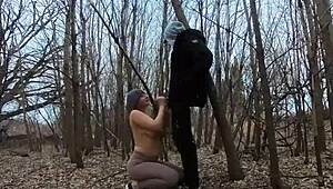 公园无上装大奶丰满妹吸鸡巴