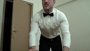 hunky waiter hulk jerks off in gym