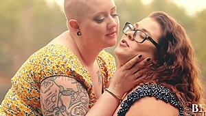 Wow! Spreading for the wildest lunch cunilingus ever!