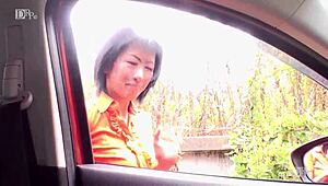 柳川绿美人大奶口交玩弄