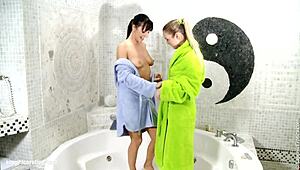 Do Sally and Salma have lesbian fun in the bathtub?