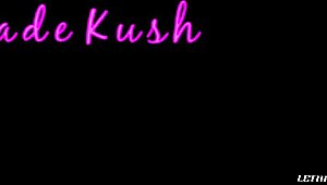 Jade Kush会爱你很久！她对内射如此饥渴，伙计！