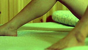 哟，试过电影18专业版上的韩国少女滋味吗？疯狂的东西！