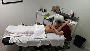 rita white熟女在情侣按摩中被操